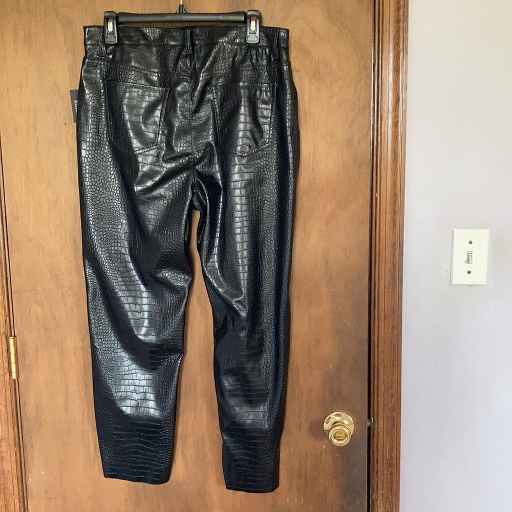 Baccini embossed black beauty pant faux crocodile animal print 12 - Picture 6 of 17